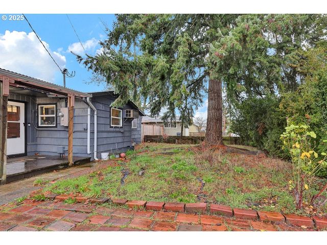 154 37TH St, Springfield, OR 97478