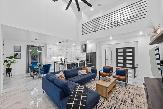 104 Creekwood Trail, Cedar Creek, TX 78612