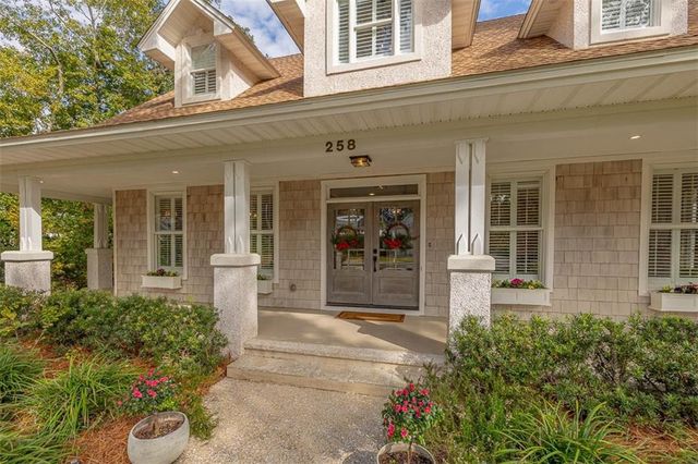 258 Saint James Avenue, St. Simons Island, GA 31522