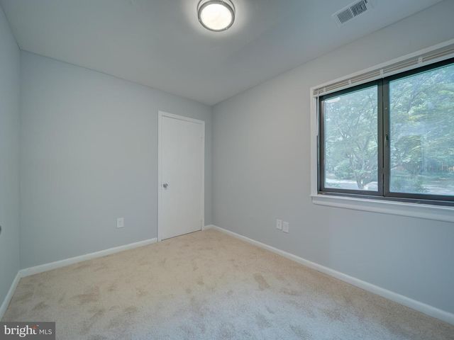 11301 GATESBOROUGH LN, Reston, VA 20191