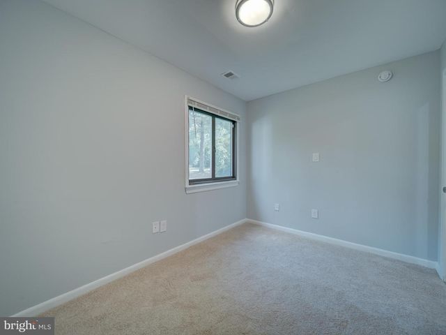 11301 GATESBOROUGH LN, Reston, VA 20191