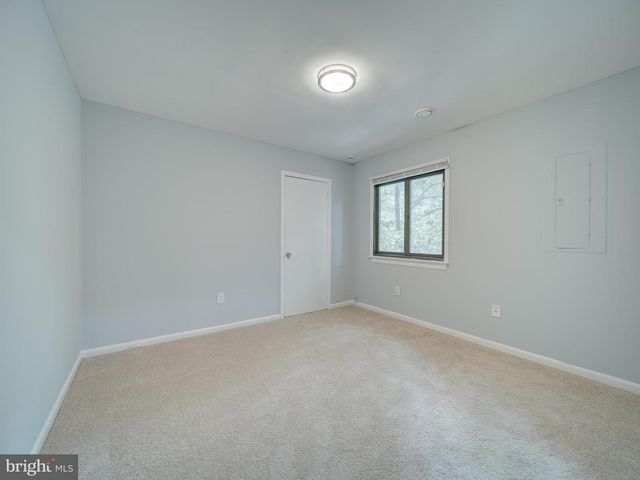 11301 GATESBOROUGH LN, Reston, VA 20191