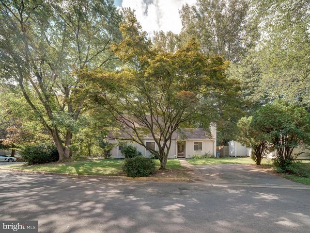11301 GATESBOROUGH LN, Reston, VA 20191