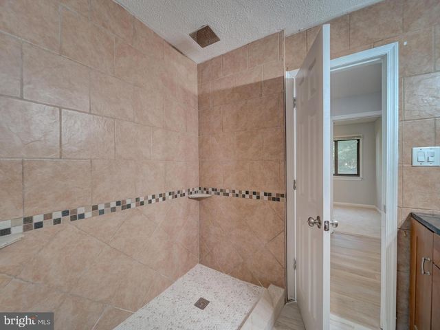 11301 GATESBOROUGH LN, Reston, VA 20191