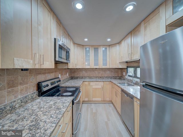 11301 GATESBOROUGH LN, Reston, VA 20191
