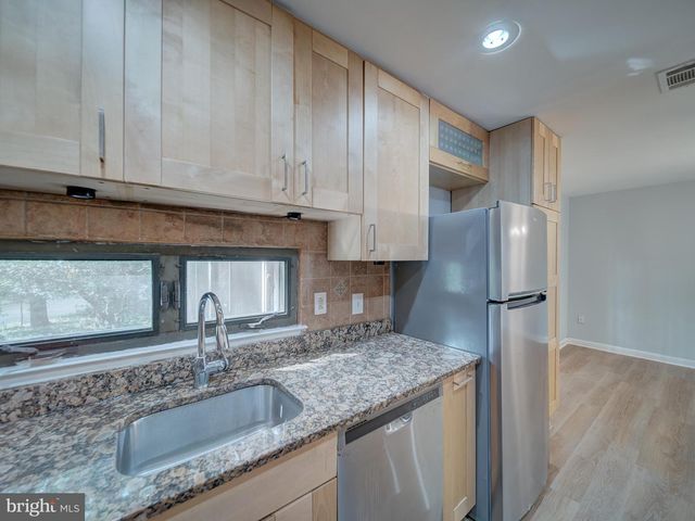 11301 GATESBOROUGH LN, Reston, VA 20191