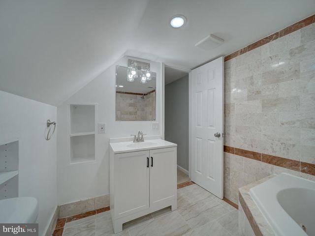 11301 GATESBOROUGH LN, Reston, VA 20191
