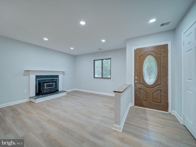 11301 GATESBOROUGH LN, Reston, VA 20191