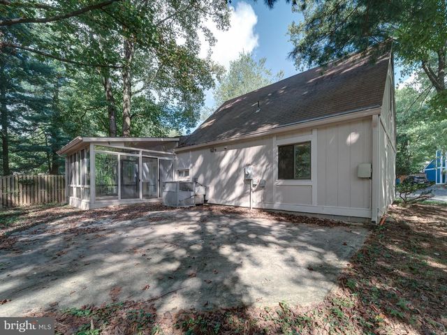 11301 GATESBOROUGH LN, Reston, VA 20191