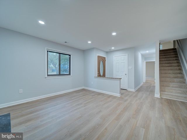 11301 GATESBOROUGH LN, Reston, VA 20191