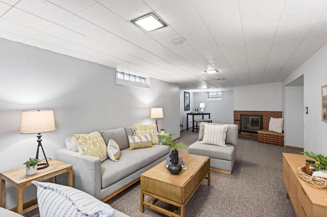 1711 Saint Marys Street, Falcon Heights, MN 55113