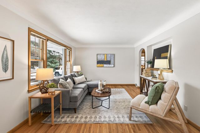 1711 Saint Marys Street, Falcon Heights, MN 55113