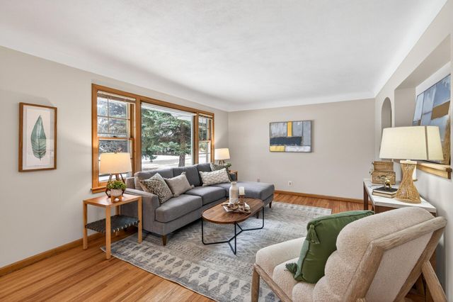 1711 Saint Marys Street, Falcon Heights, MN 55113