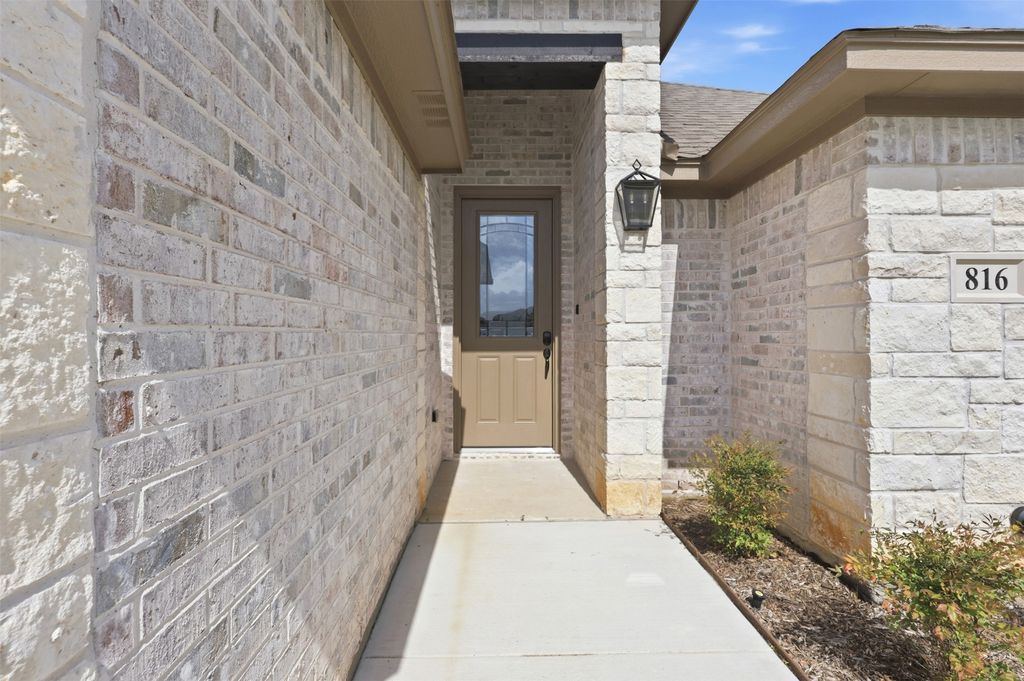 816 Haley Street, Springtown, TX 76082 — photo 4
