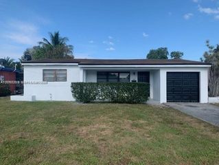 2808 SW 67th Way, Miramar, FL 33023