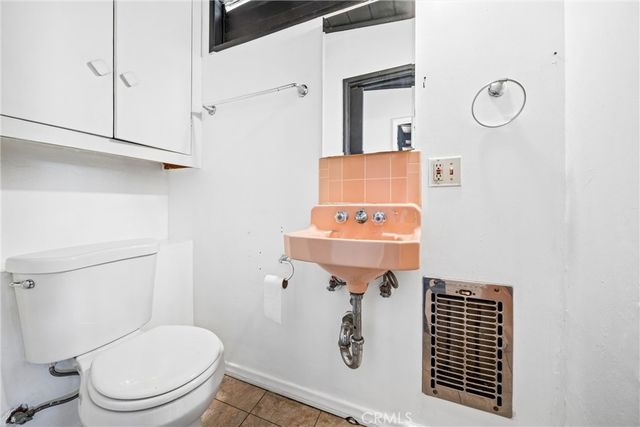 8557 Remick, Los Angeles, CA 91352