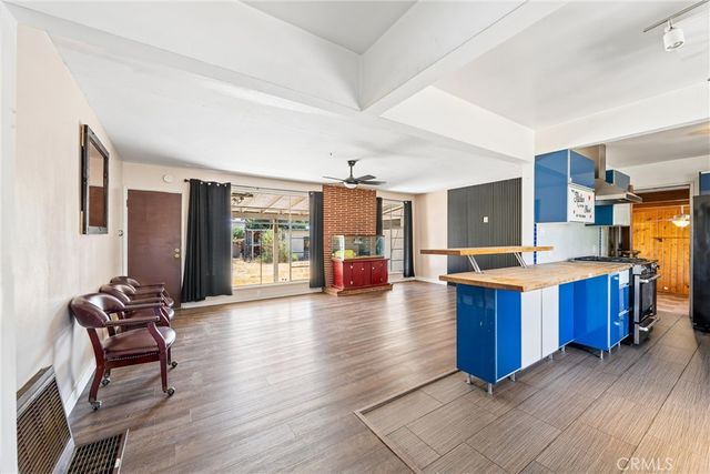 8557 Remick, Los Angeles, CA 91352