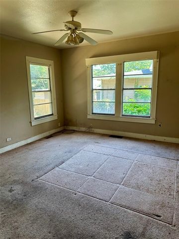 217 20th Street SE, Paris, TX 75460