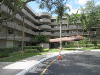 900 Colony Point Cir 106, Pembroke Pines, FL 33026