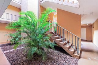 9423 SW 76th St W21, Miami, FL 33173