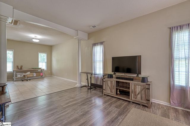 316 Crestview Lane, Spartanburg, SC 29301