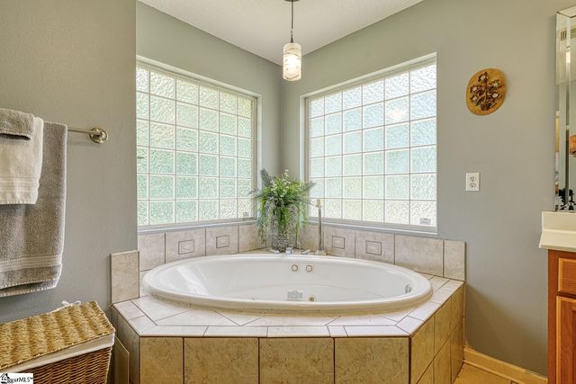316 Crestview Lane, Spartanburg, SC 29301