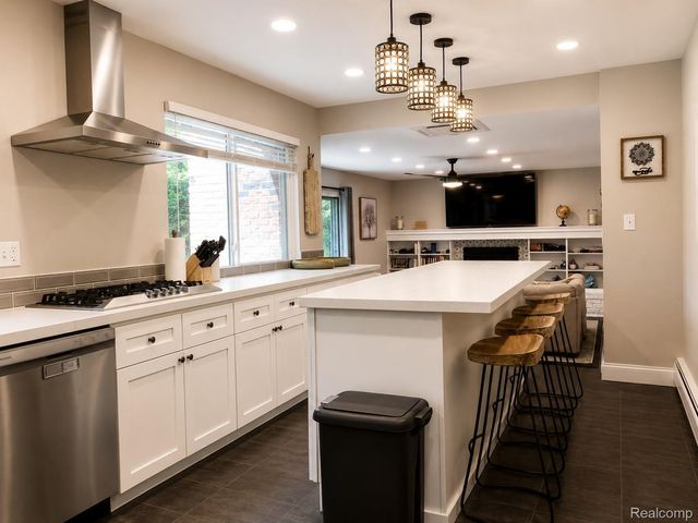 30745 Red Maple Lane, Southfield, MI 48076