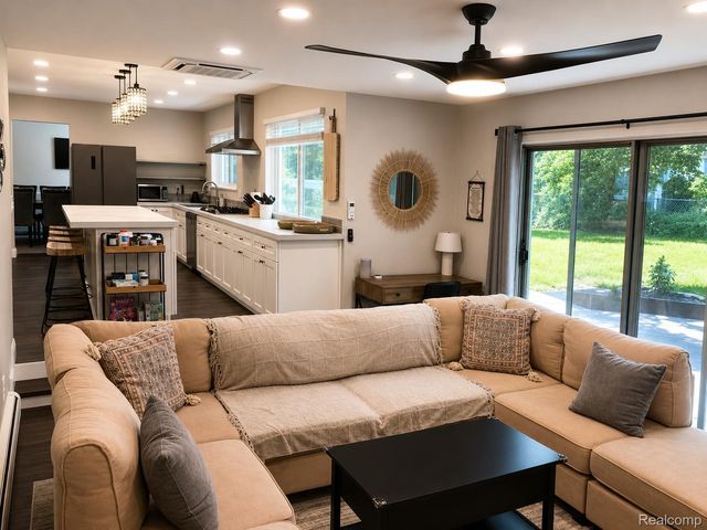 30745 Red Maple Lane, Southfield, MI 48076