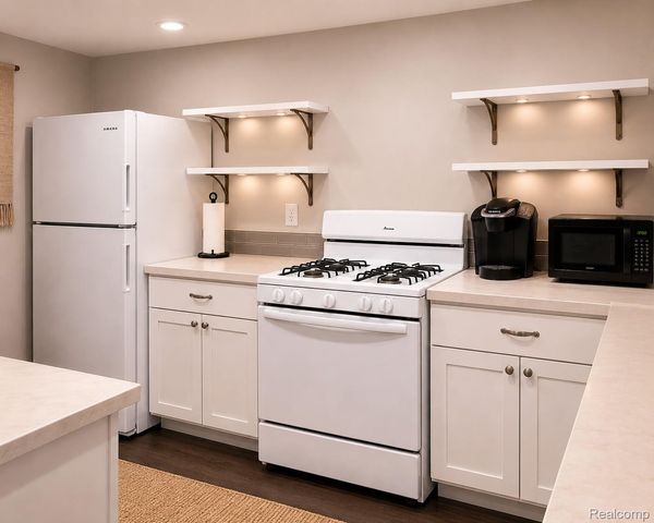 30745 Red Maple Lane, Southfield, MI 48076