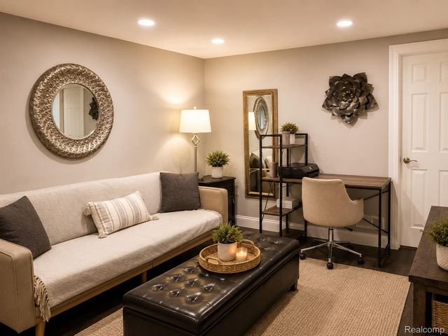 30745 Red Maple Lane, Southfield, MI 48076