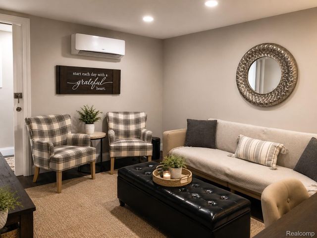 30745 Red Maple Lane, Southfield, MI 48076