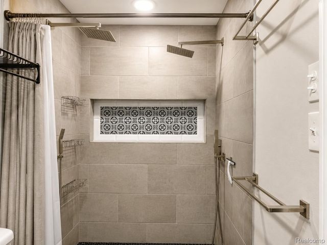 30745 Red Maple Lane, Southfield, MI 48076