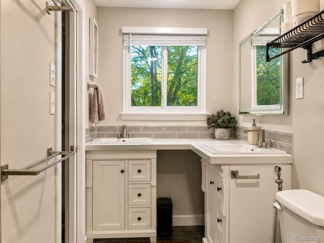 30745 Red Maple Lane, Southfield, MI 48076