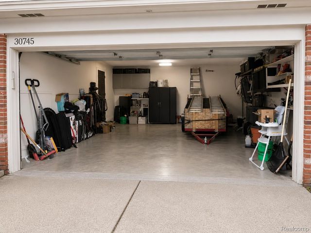 30745 Red Maple Lane, Southfield, MI 48076