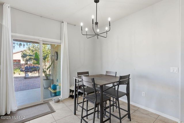 8298 W Green Kingfisher Lane, Tucson, AZ 85757