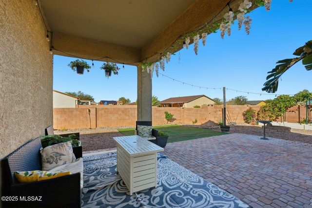 8298 W Green Kingfisher Lane, Tucson, AZ 85757