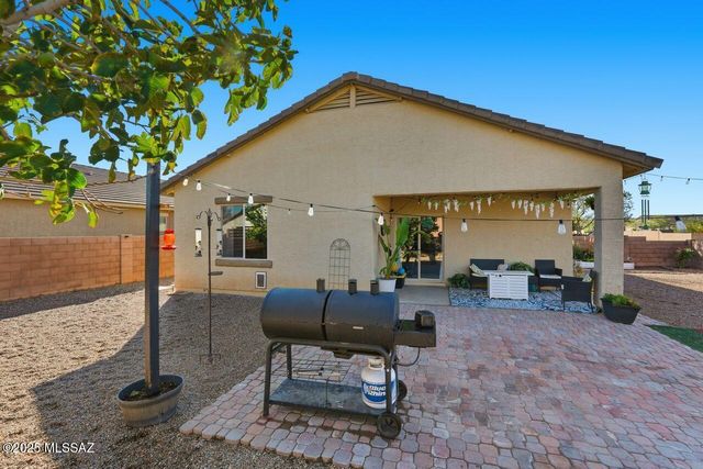 8298 W Green Kingfisher Lane, Tucson, AZ 85757