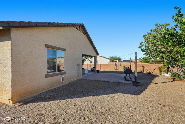 8298 W Green Kingfisher Lane, Tucson, AZ 85757