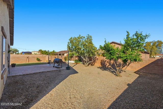 8298 W Green Kingfisher Lane, Tucson, AZ 85757