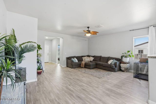 8298 W Green Kingfisher Lane, Tucson, AZ 85757