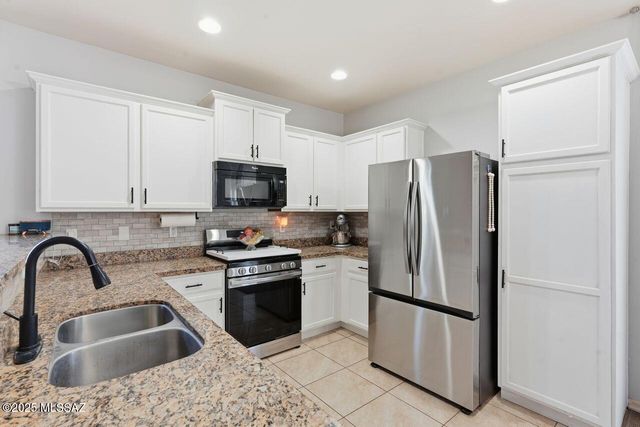 8298 W Green Kingfisher Lane, Tucson, AZ 85757