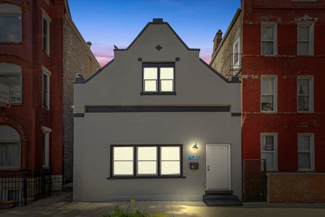 1627 W 17th Street 1F, Chicago, IL 60608