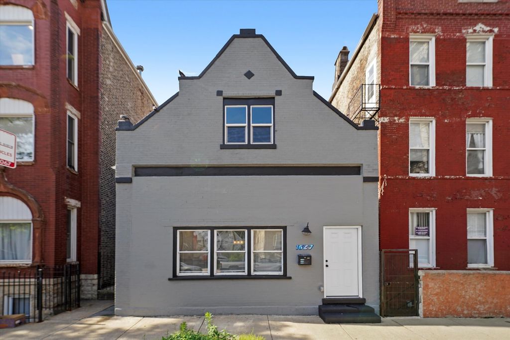 1627 W 17th Street 1F, Chicago, IL 60608