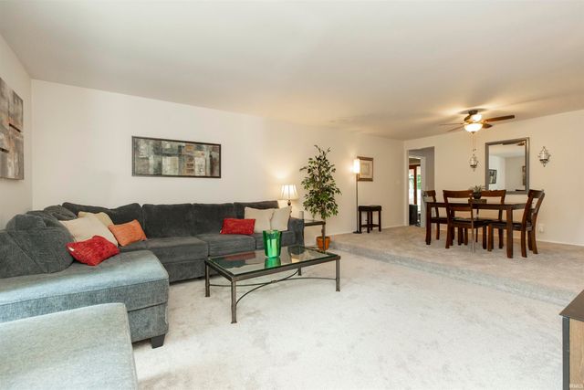 1365 E Riding Mall Drive, South Bend, IN 46614