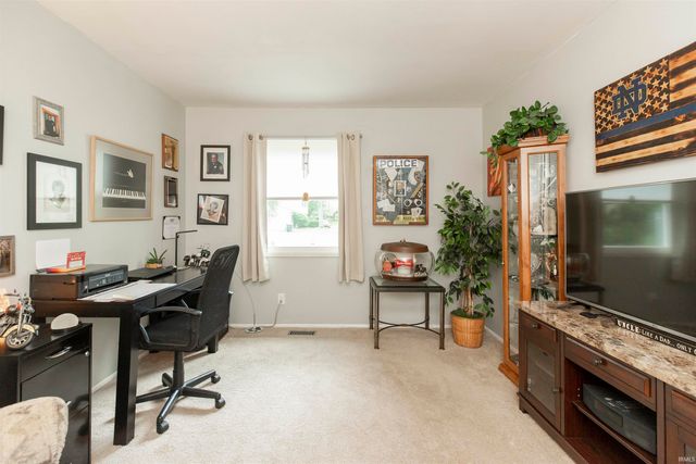 1365 E Riding Mall Drive, South Bend, IN 46614