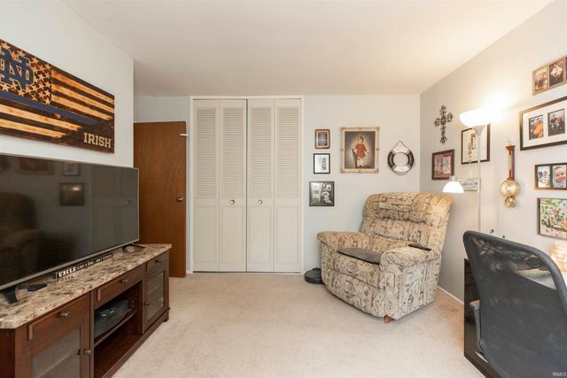 1365 E Riding Mall Drive, South Bend, IN 46614