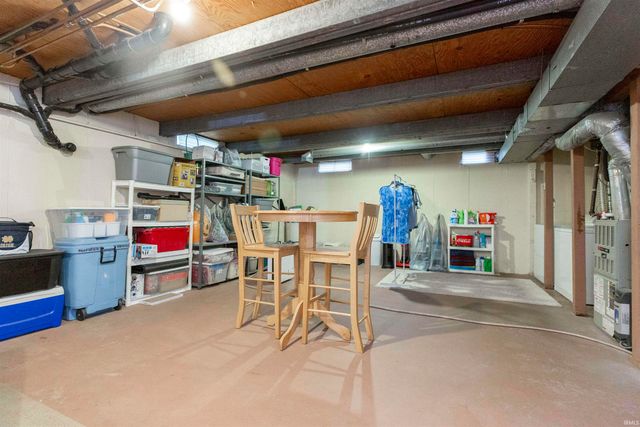 1365 E Riding Mall Drive, South Bend, IN 46614