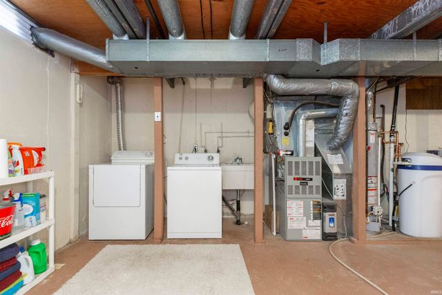 1365 E Riding Mall Drive, South Bend, IN 46614