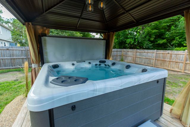 1365 E Riding Mall Drive, South Bend, IN 46614