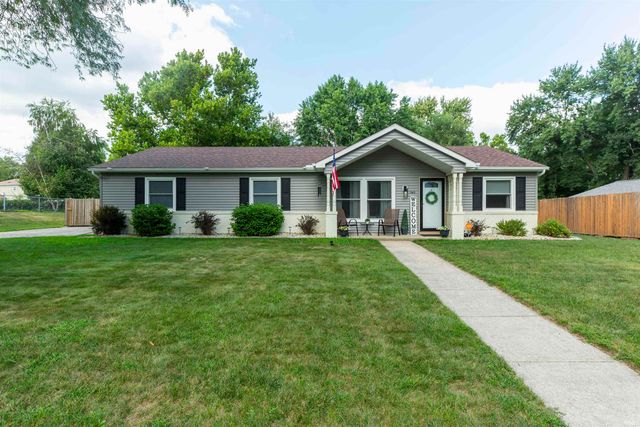 1365 E Riding Mall Drive, South Bend, IN 46614